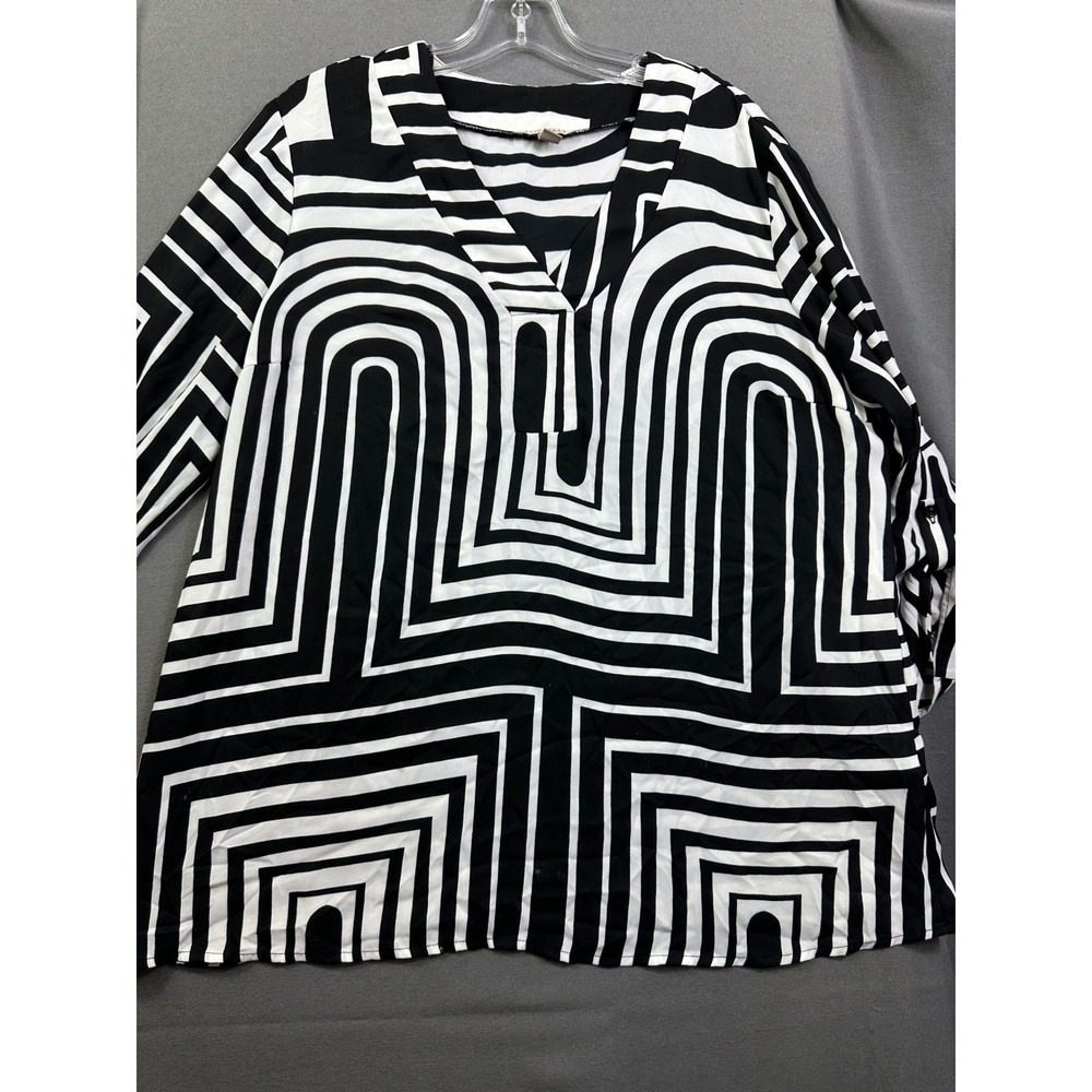 Roz & Ali Women's Large Black White‎ Geometric Optical Print Split Neck Blouse